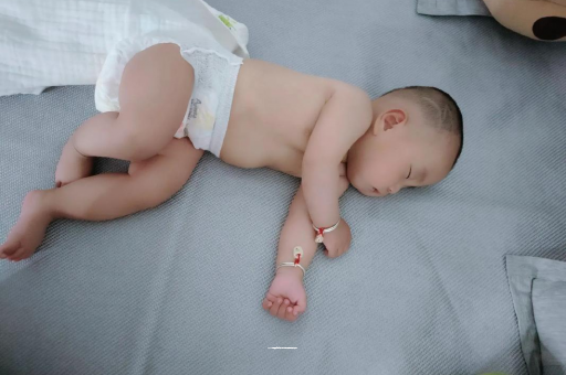 九江宝宝多久会坐